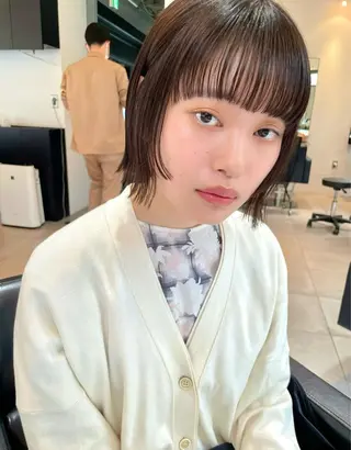 ミディアム 中澤 美緒のヘアスタイル