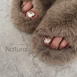 ネイル マツエク・マツパ アイブロウ beautyroom Naturaのネイルデザイン