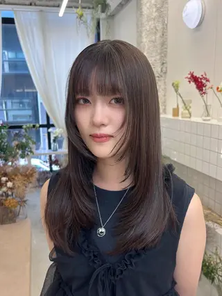 カラー 🌷花屋併設🌷 岡本明日実のヘアスタイル