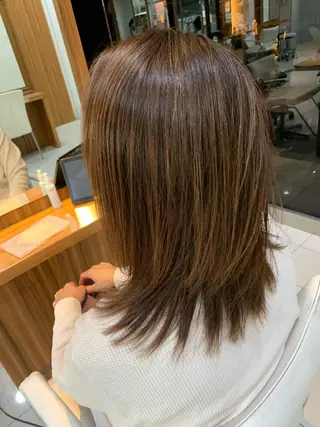 セミロング カラー 白髪ぼかしハイライト 柳川拓哉のヘアスタイル