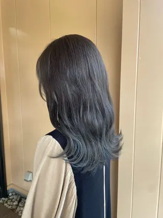 ロング カラー 徳留 もも花のヘアスタイル