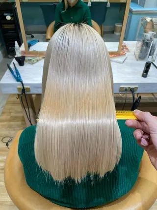 セミロング 吉田 竜也 髪質改善のヘアスタイル