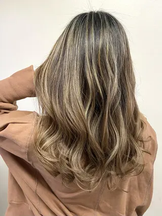 セミロング emanon横浜所属・褒められヘアー ERI✨のヘアスタイル