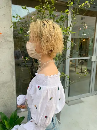 カラー SOYONなんば所属・難波/ハイトーン特化 🎀MIU🎀のヘアスタイル