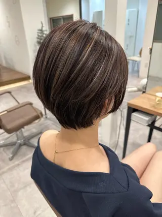 ショート カラー 白髪ぼかしハイライト レイヤー川口　元気のヘアスタイル