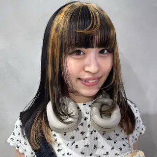 セミロング カラー デザインカラー/パー マ🦖外岡咲希🦖のヘアスタイル