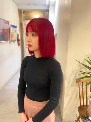 ミディアム カラー ブリーチ＆縮毛矯正 🧸ともき🧸のヘアスタイル