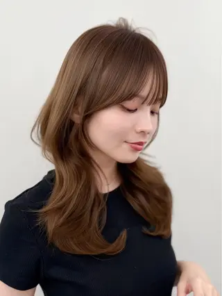 セミロング 韓国レイヤーカット 難波のヘアスタイル