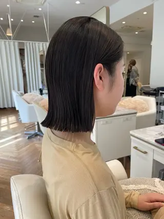 ミディアム カラー ELLE salon サエのヘアスタイル
