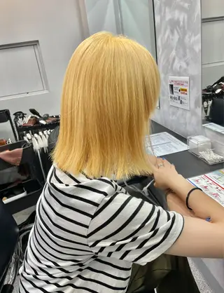 ショート ケアブリーチ/ エクステ/レイヤーのヘアスタイル