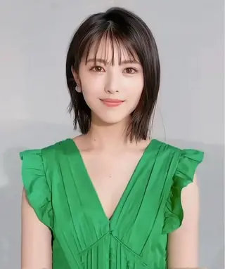 ミディアム ショート/レイヤー カット/ミサキ💐のヘアスタイル