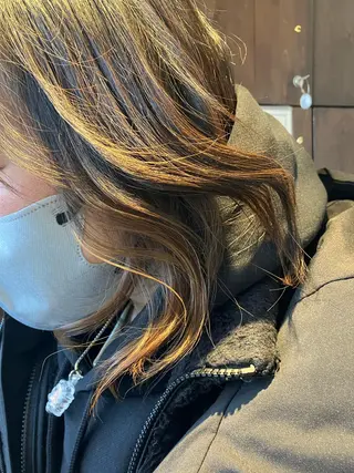 ミディアム カラー 奥谷 美代子のヘアスタイル