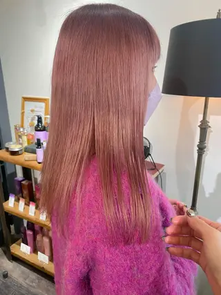 セミロング カラー 梅田ハイトーン チダ ヒナノのヘアスタイル