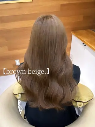 カラー リンダ所属・ベージュ/顔周り カット/スズキのヘアスタイル