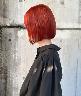 ショート カラー RAIMA ハイトーン/ベージュのヘアスタイル