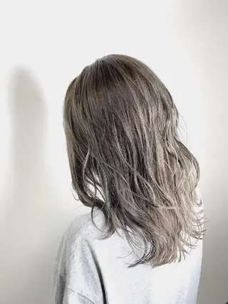 ミディアム 田辺 侑未のヘアスタイル