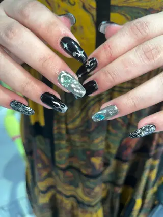 ネイル 🪐富島彩夏 /海外nail🪐のネイルデザイン