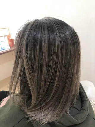 ミディアム カラー 山岡 徹也のヘアスタイル