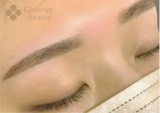 アイブロウ すみれGlow-up Beautyのマツエク・マツパデザイン