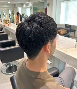 メンズ 艶カラー/ ストレート/くるみのヘアスタイル