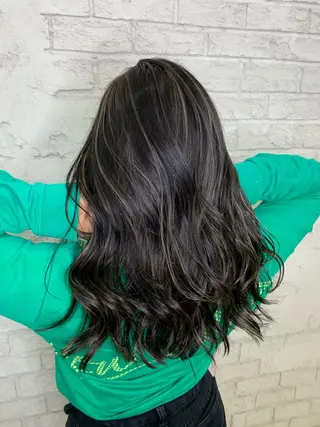 セミロング 🇺🇸ハイライト特 化美容師🇺🇸漆沢のヘアスタイル