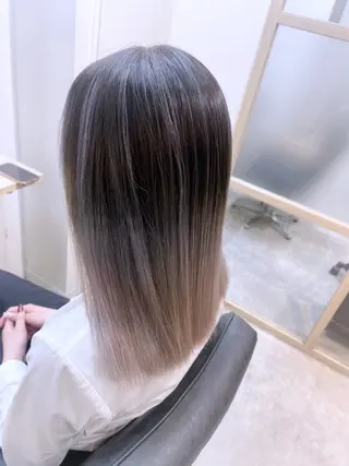 セミロング カラー EMANON新宿南口所属・🦄中性ウルフ ☁️Shiori🦄のヘアスタイル