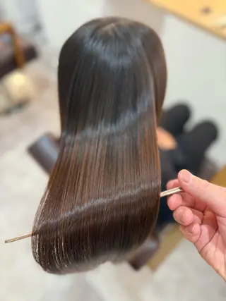 セミロング A'SHE横浜所属・髪質改善特化🔥縮毛 、美髪形成のプロ✂️のヘアスタイル