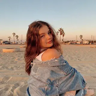 ミディアム ma naのヘアスタイル