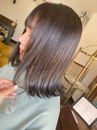 ミディアム カラー 艶カラー🫧 MOMOYOのヘアスタイル