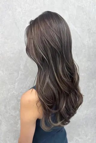 ロング 殿北 茉奈のヘアスタイル