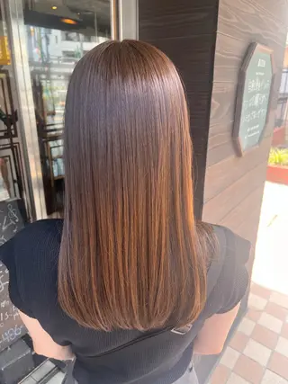 セミロング カラー よしだ しおりのヘアスタイル