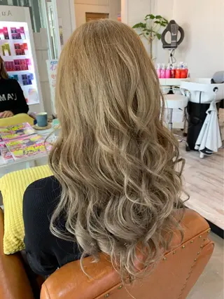 ロング カラー RINKA 琳茄のヘアスタイル