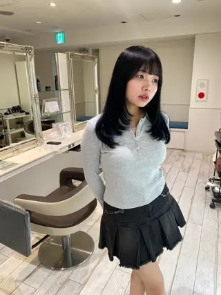 セミロング 朴 鈴香のヘアスタイル