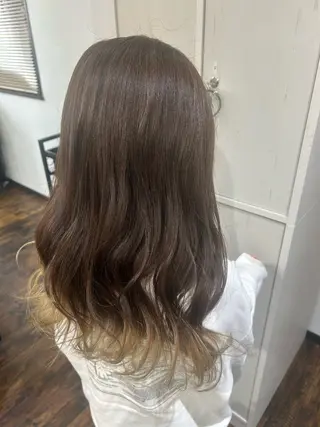 ロング イワサ カオリのヘアスタイル