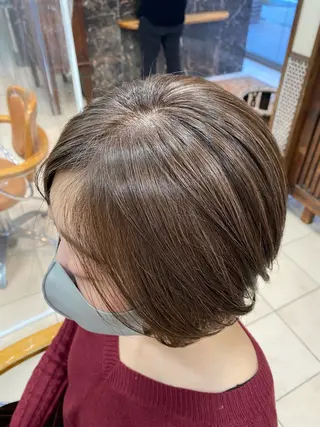 ショート 白髪ぼかし脱白髪染め 大塚綾のヘアスタイル