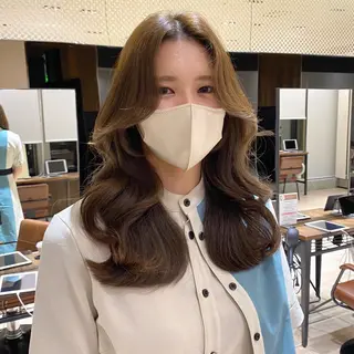 セミロング カラー レイヤー/顔周り /透明感🩶高橋大のヘアスタイル
