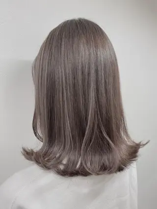 ミディアム グレージュ 透明感 ブリーチなし田島晃汰のヘアスタイル