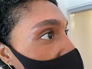 マツエク・マツパ eyebrow salon neu所属・中目黒 小澤の眉毛・アイブロウイメージ