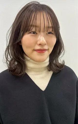ミディアム 井上 優那のヘアスタイル