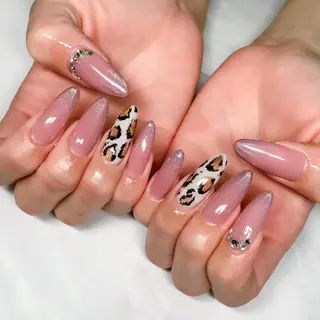 ネイル 《カメレオン》 西田美輝のヘアスタイル