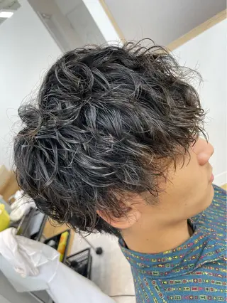 ショート パーマ メンズ トレンド透明感カラー ☘️大貫 昂涼🐹のヘアスタイル