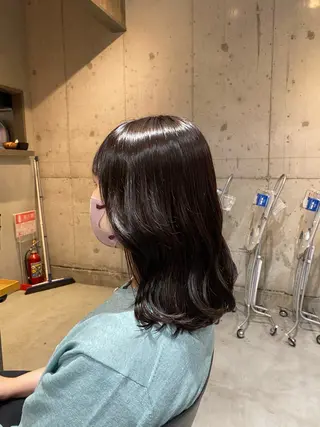 ミディアム カラー 佐々木 彩乃のヘアスタイル