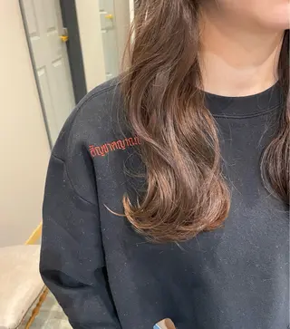 セミロング カラー 西村 れいのヘアスタイル