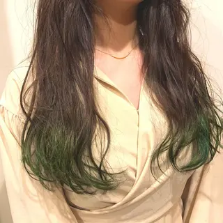 ロング カラー クワハラ イオリのヘアスタイル