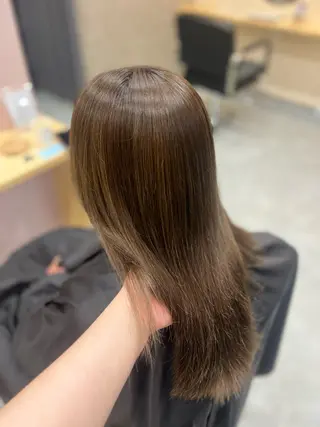 セミロング カラー 🫧ケアブリーチ🫧 ✨艶カラーのヘアスタイル