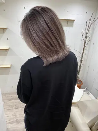 ミディアム カラーが上手い 辻悠月のヘアスタイル