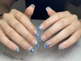 ネイル 鈴木 ユリのネイルデザイン