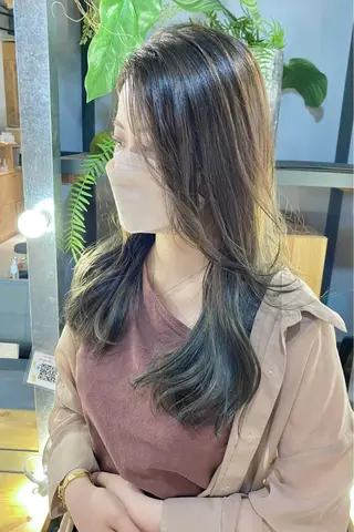 ロング カラー 菊地 紗矢のヘアスタイル