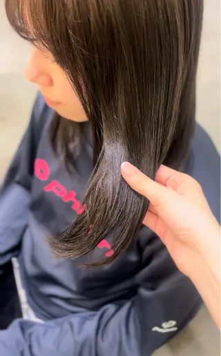 セミロング カラー 高野 春菜のヘアスタイル