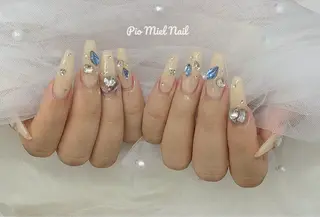 ミディアム Pio Mielのネイルデザイン